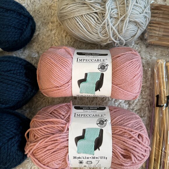 Beginner's knitting set includes yarn, needles, book, tools - Picture 3 of 6